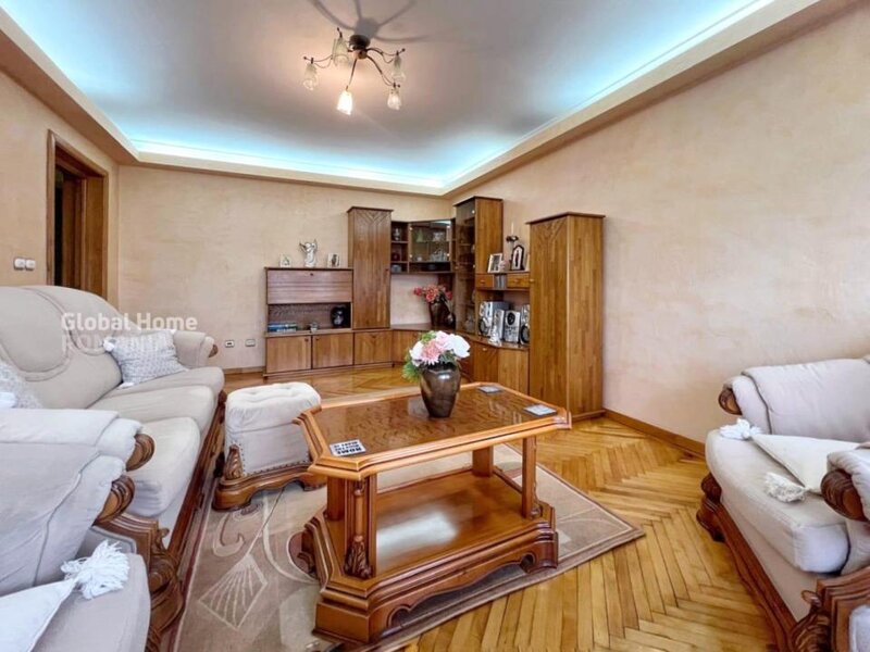Decebal, apartament 4 camere, 101 mp, acces stradal, vedere mixta.