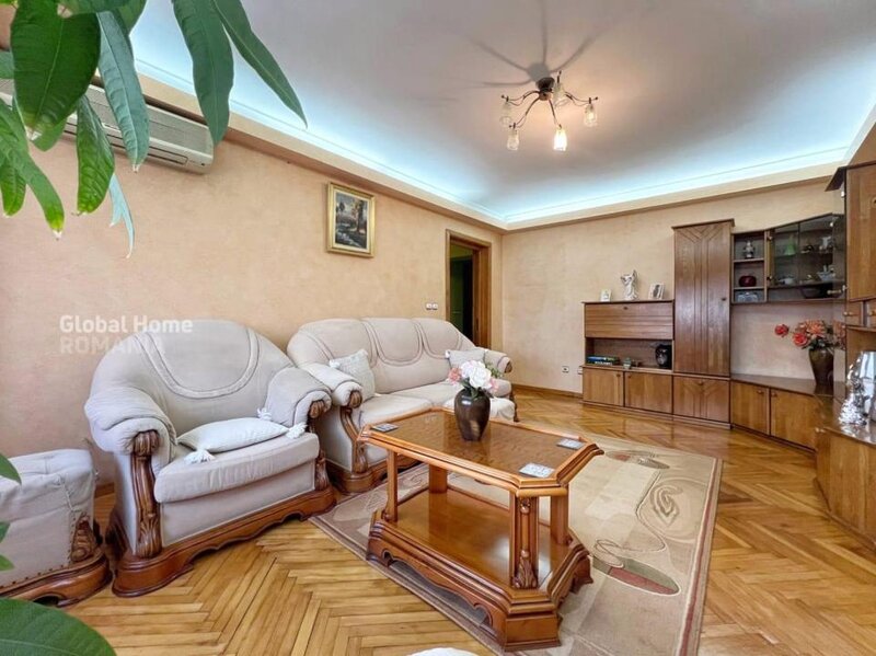 Decebal, apartament 4 camere, 101 mp, acces stradal, vedere mixta.