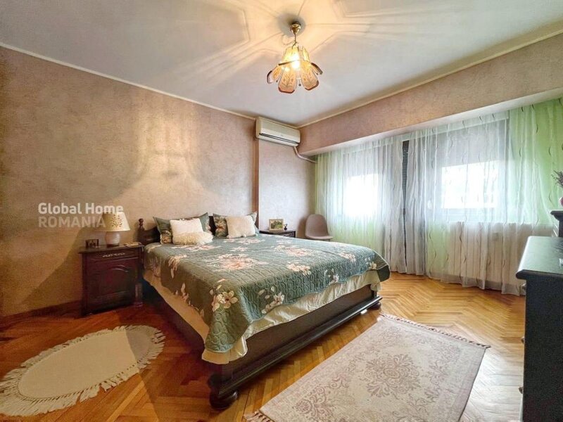 Decebal, apartament 4 camere, 101 mp, acces stradal, vedere mixta.