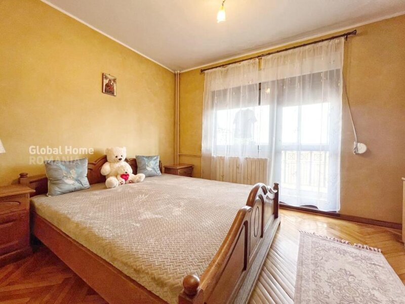 Decebal, apartament 4 camere, 101 mp, acces stradal, vedere mixta.