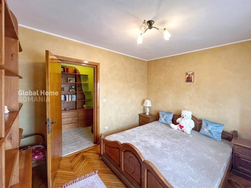 Decebal, apartament 4 camere, 101 mp, acces stradal, vedere mixta.
