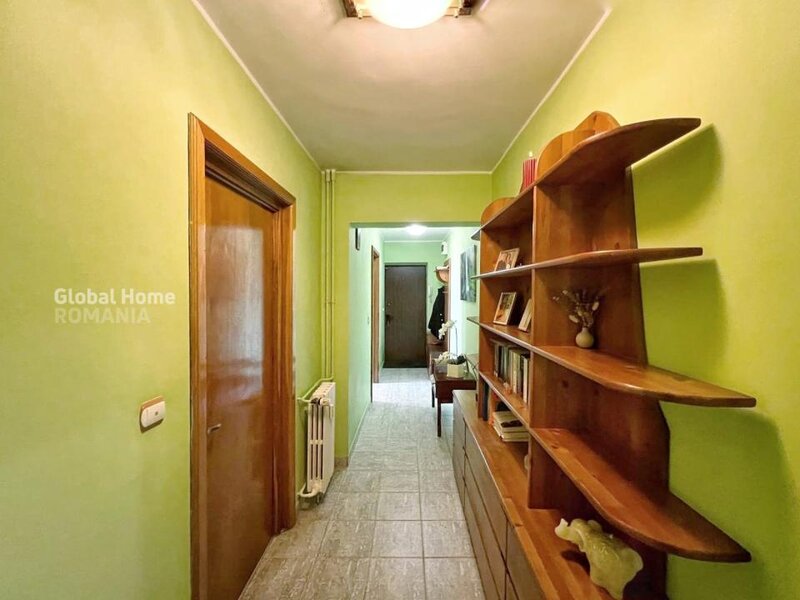 Decebal, apartament 4 camere, 101 mp, acces stradal, vedere mixta.